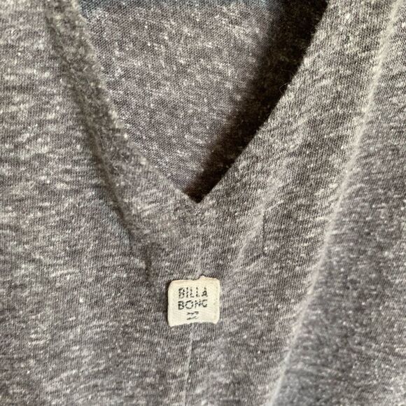 🌸3 for $30🌸 Billabong Heathered Grey T-shirt with strappy back - Picture 4 of 4